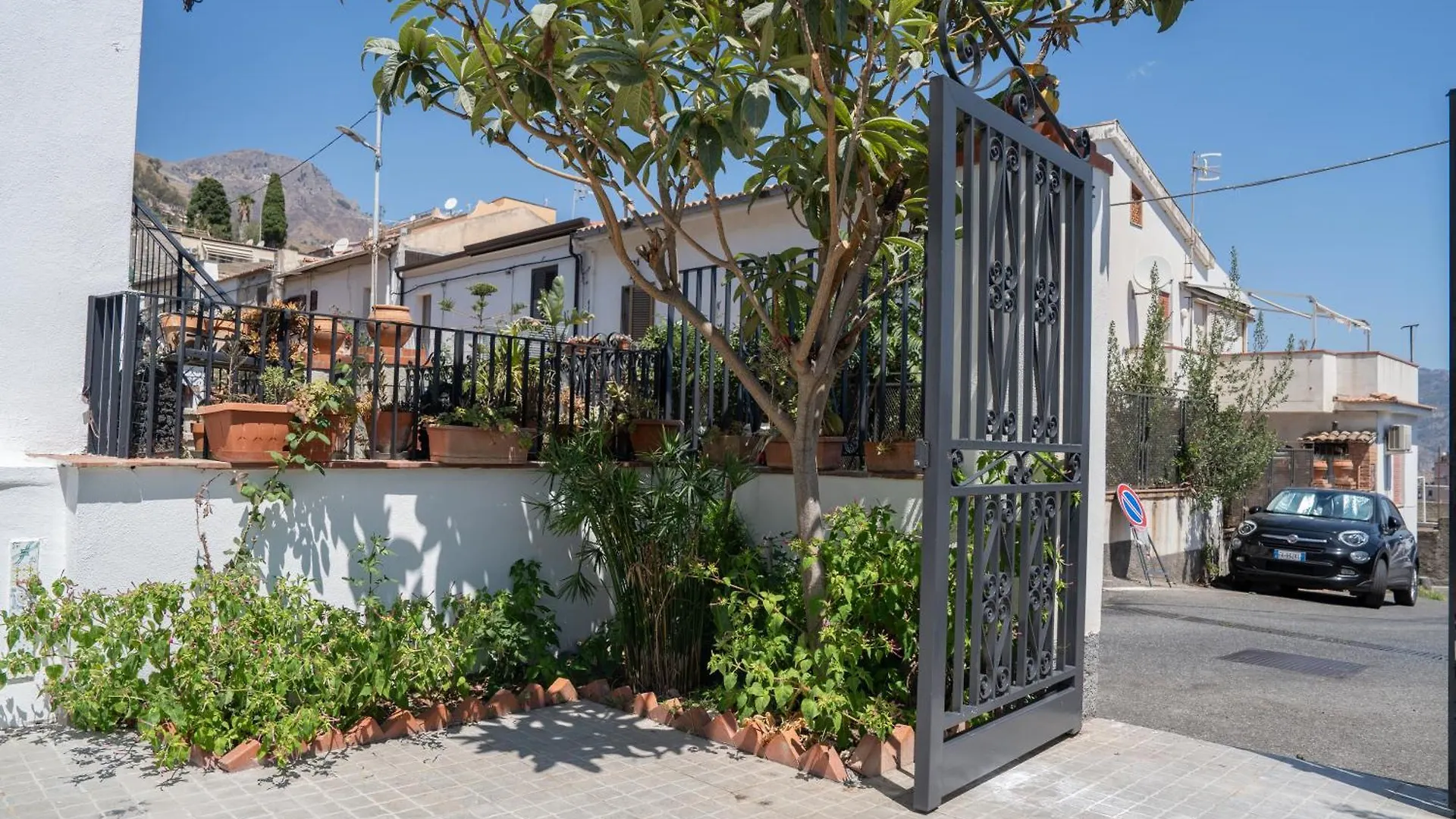 Apartment Lightstadium Taormina Italy